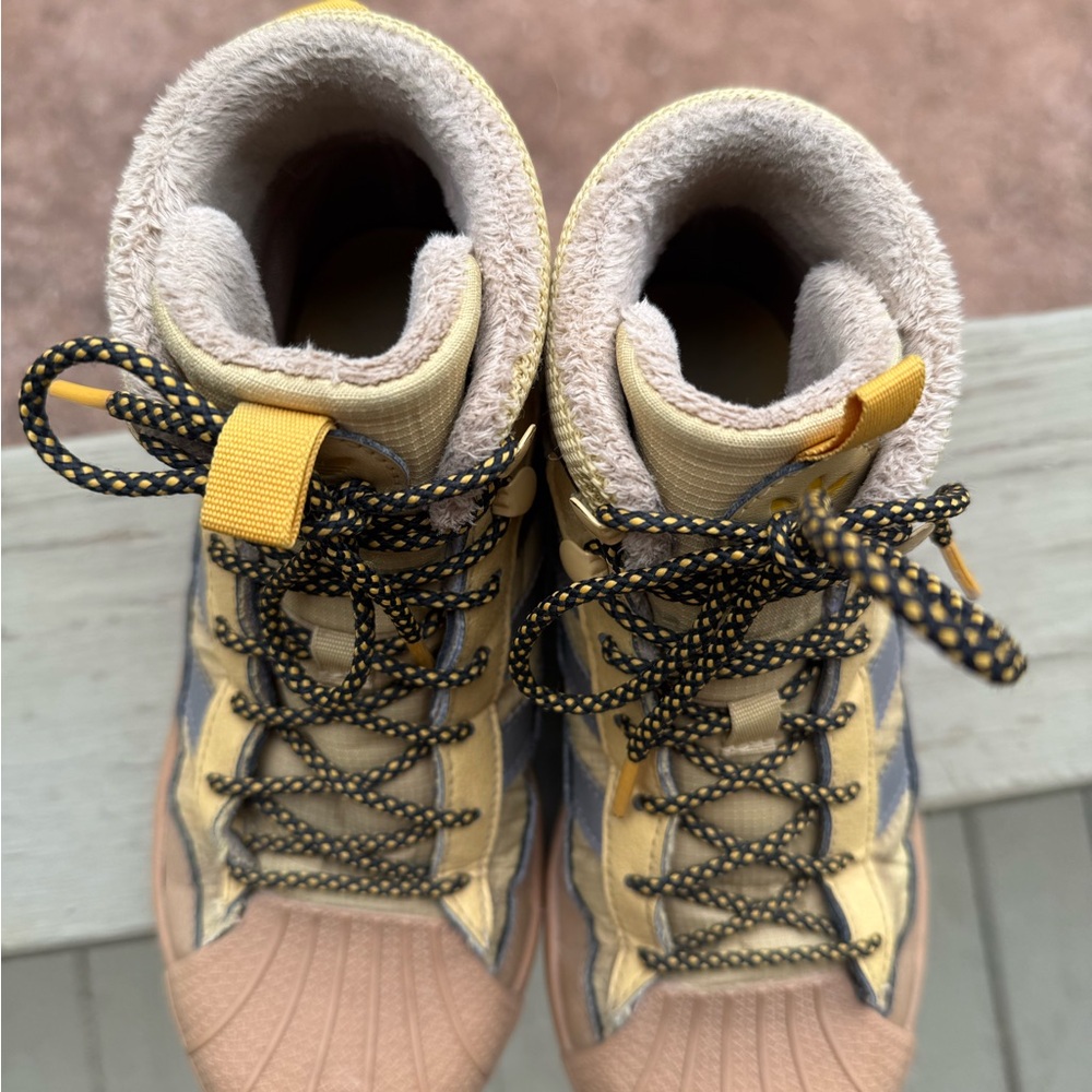 Adidas Superstar Winter Trek Kids Boots Tan and Gray - Picture 3 of 6